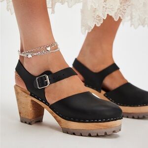 MIA ABBA Black Leather clogs sz EU 40 US 9